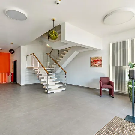 Huber Living Basic 106 Apartment *